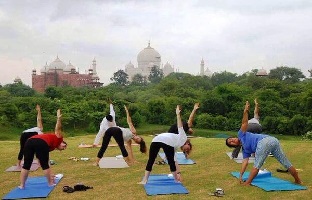 2-hours-yoga-session-near-the-taj-mahal