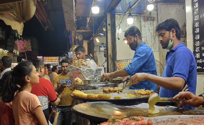 agra-food-tour-with-sadar-bazar